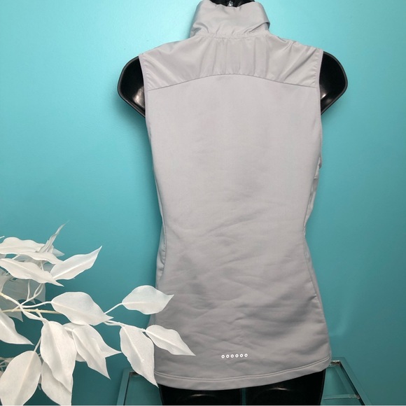 ⭐️NEW⭐️ Nike Running Vest for Women - Picture 3 of 11